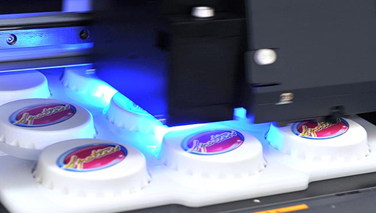 Друк на нестандартних матеріалах: відмінний спосіб виділитися.